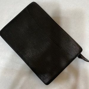 Authentic Vintage Louis Vuitton Epi Clutch